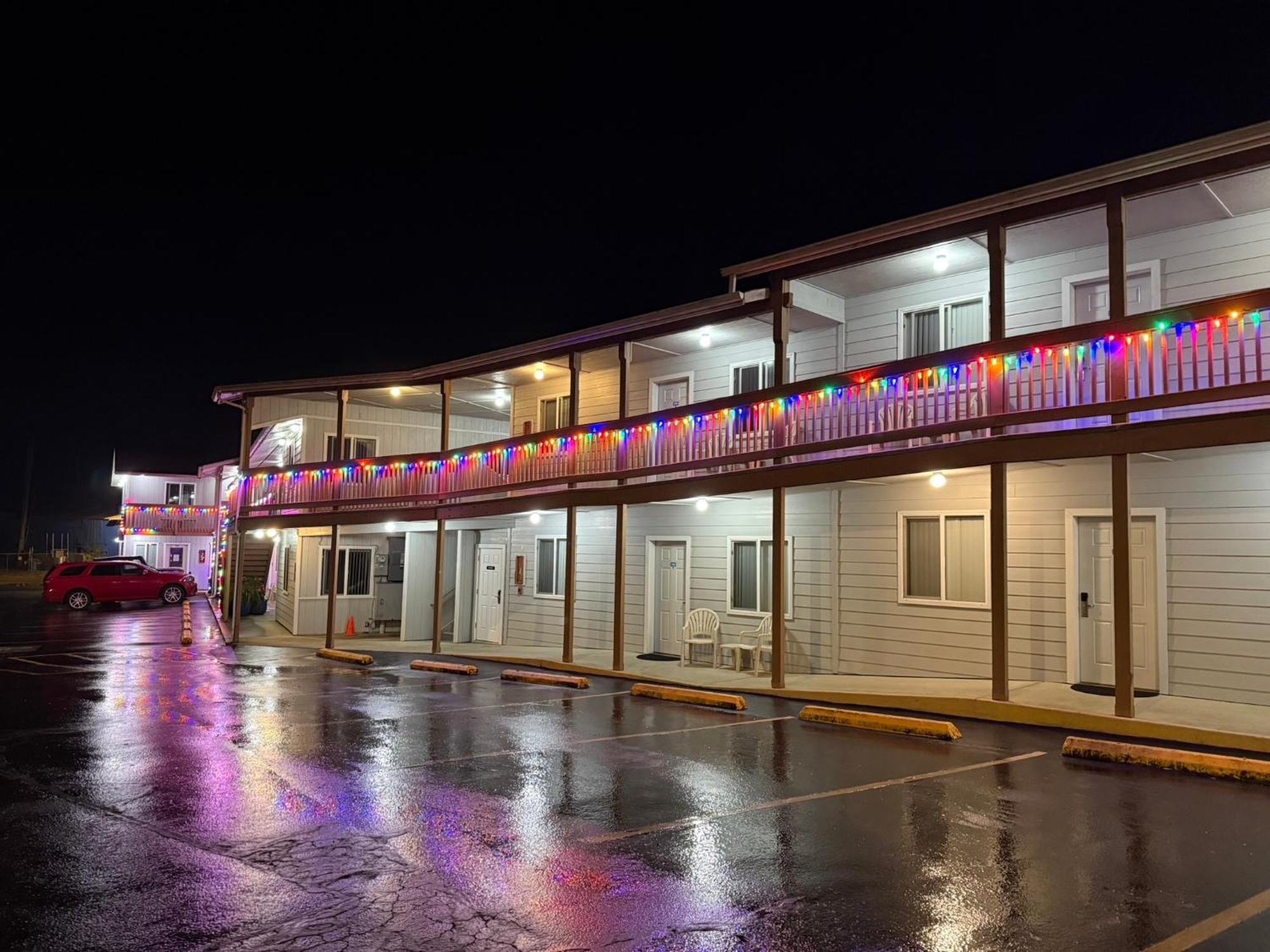 Ocean Suites Motel 브루킹스 외부 사진
